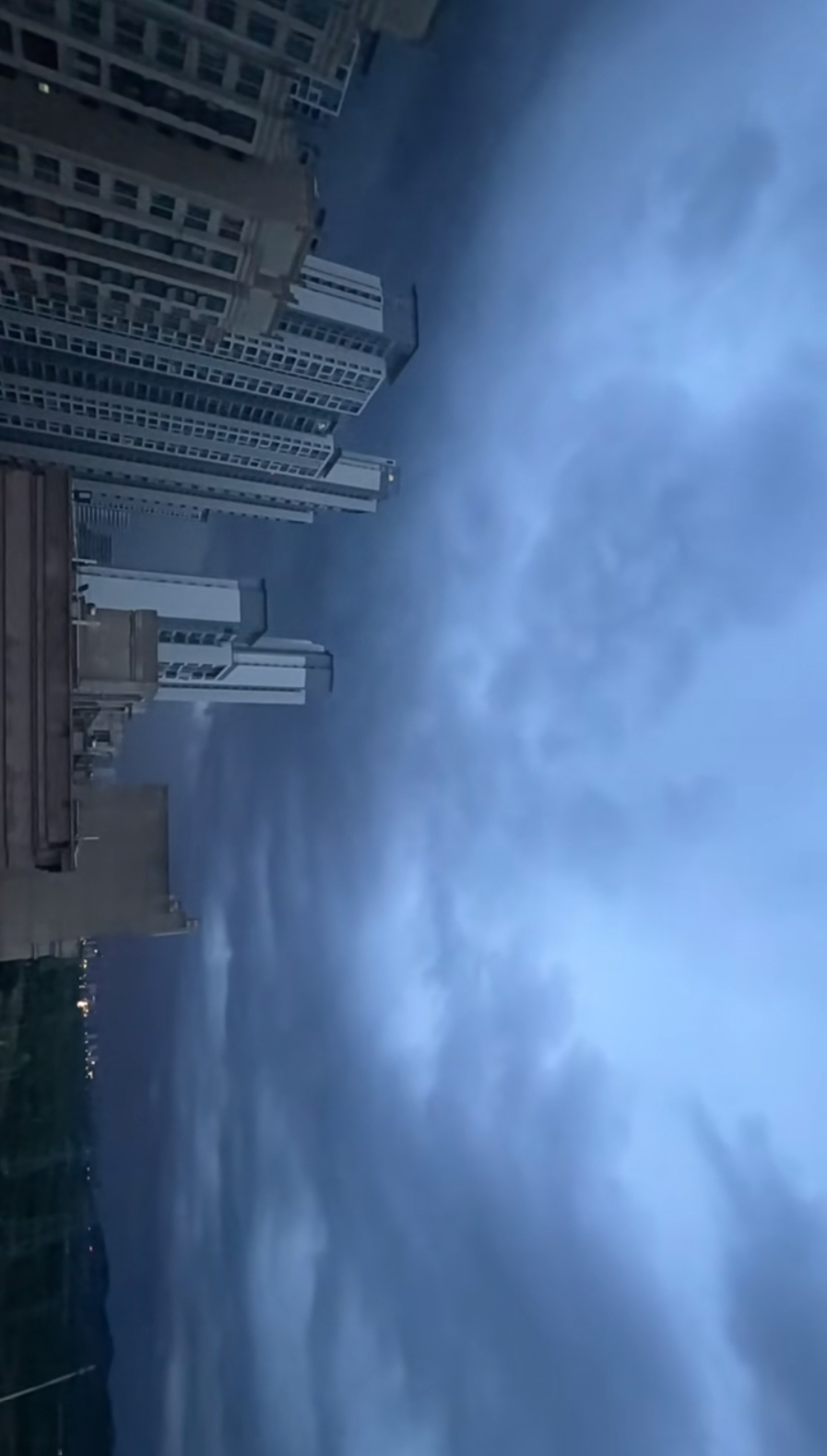 武漢暴雨電閃雷鳴部分道路出現積水，內澇監測讓城市“耳聰目明”(圖1)